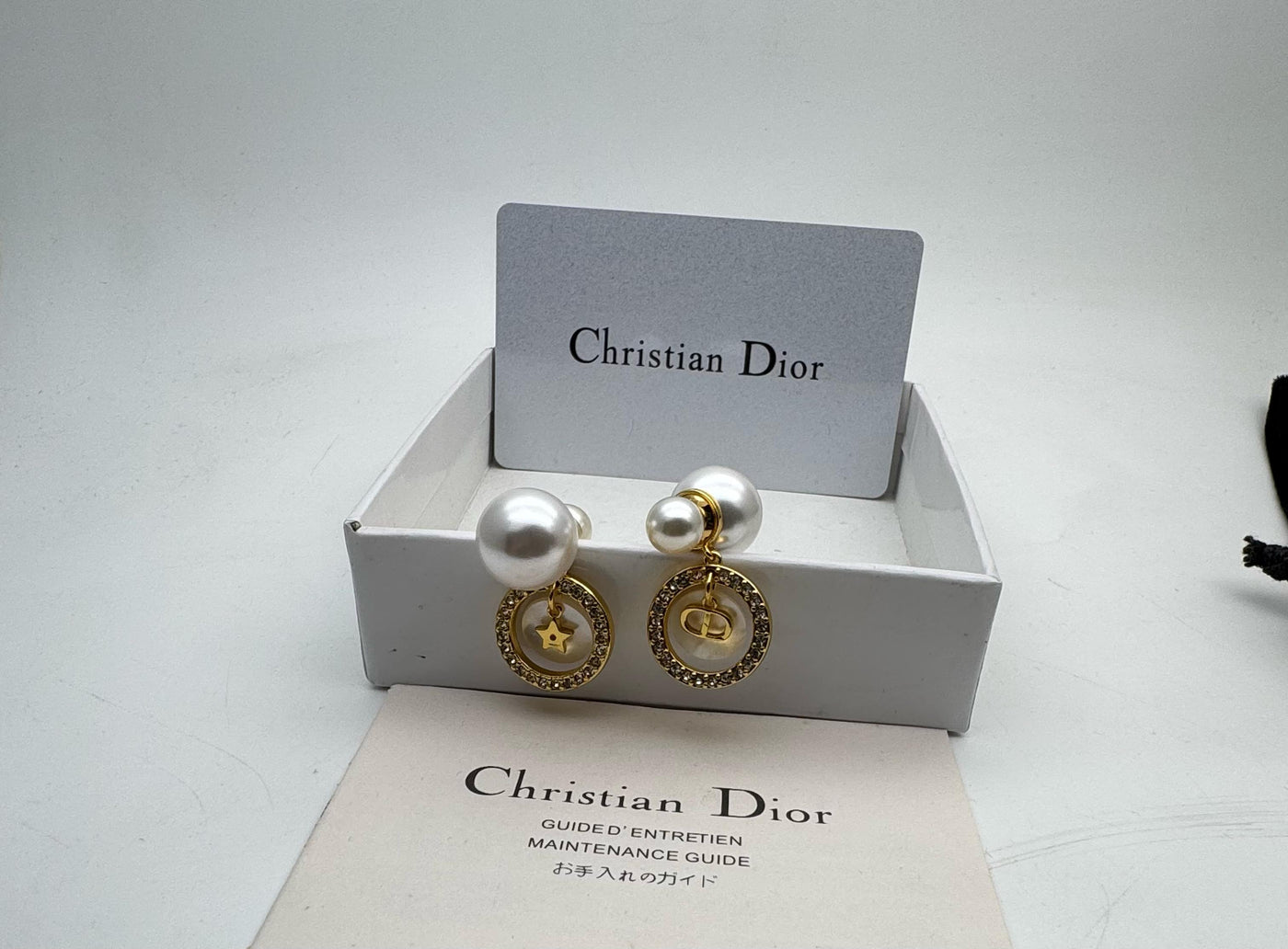 Dior New front and back CD mother of pearl earring