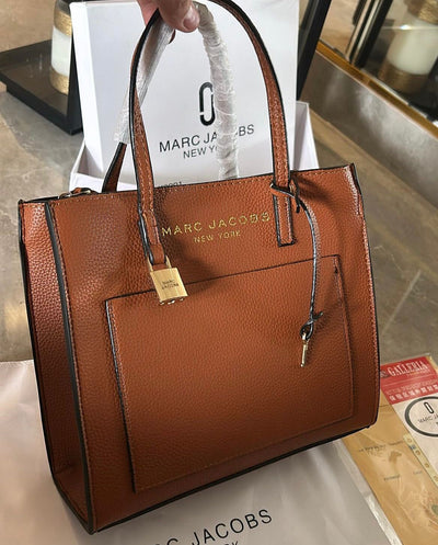 Marc JACOBS
MINI GRIND LEATHER TOTE BAG
