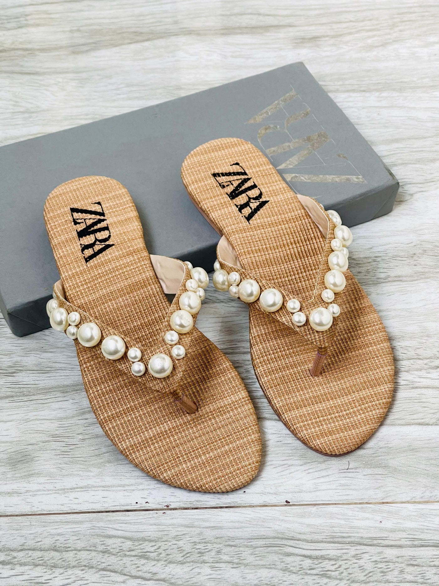 ZARA ROUND PEARLS FLATS