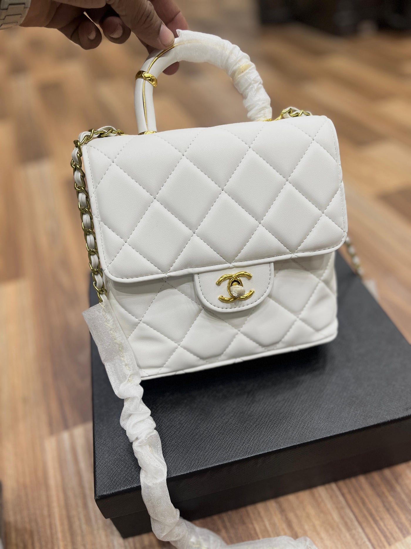 CHANEL MINI SQUARE TOP HENDEL FLAP