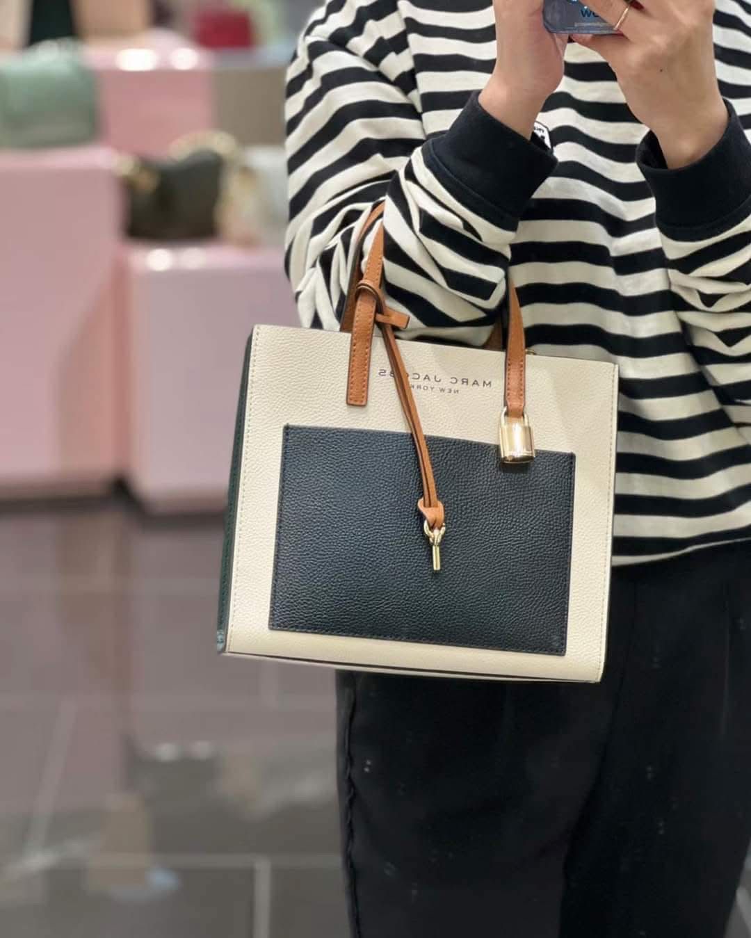 Marc JACOBS
MINI GRIND LEATHER TOTE BAG